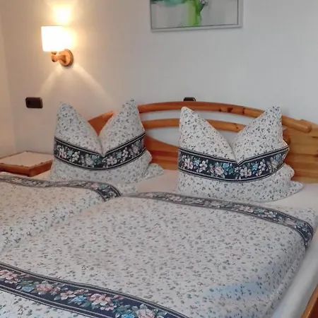 Fahringer Diana كوسن